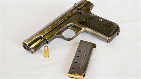 32 cal pistol history