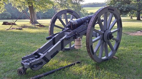 4-pound gun in artillery battery