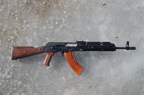 Benefits of a Lighter AK-47 Rifle