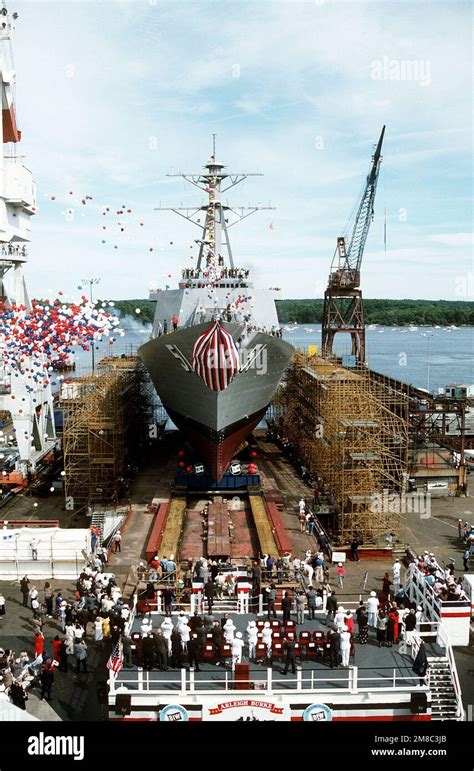 Construction of the Arleigh Burke-class destroyer