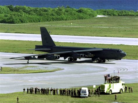 B-52 Taxi Image 4