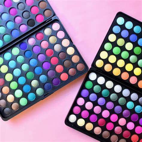 BH Cosmetics 120 Color Eyeshadow Palette Image 1