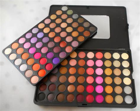 BH Cosmetics 120 Color Eyeshadow Palette Image 7