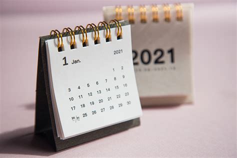 Benefits of Using a Physical Calendar