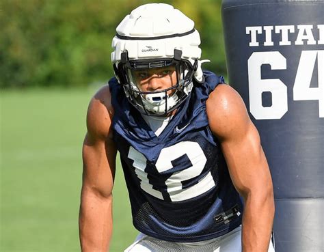 Brandon Smith makes a tackle for loss in the backfield