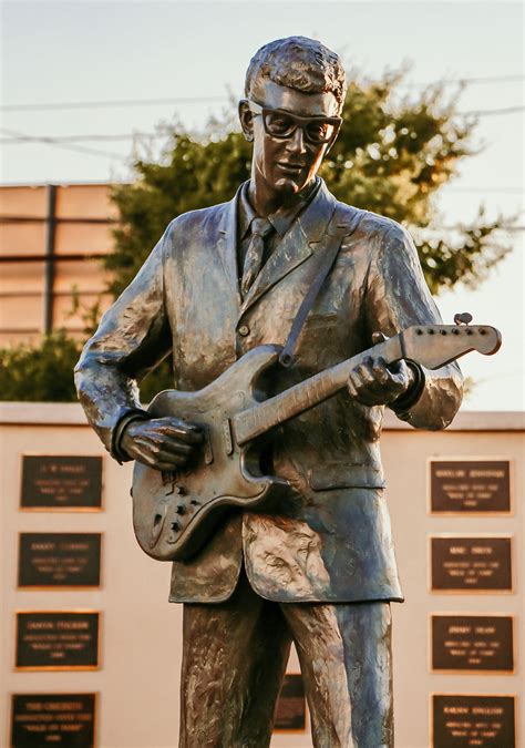 Buddy Holly Statue