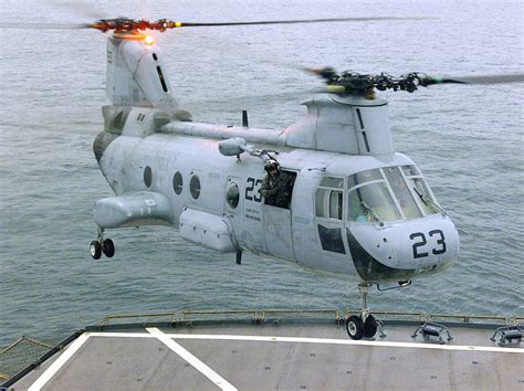 CH-46 Sea Knight Helicopter cargo lift