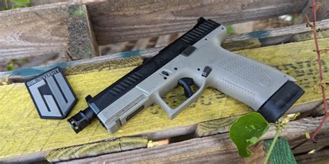 CZ P10C Review Features