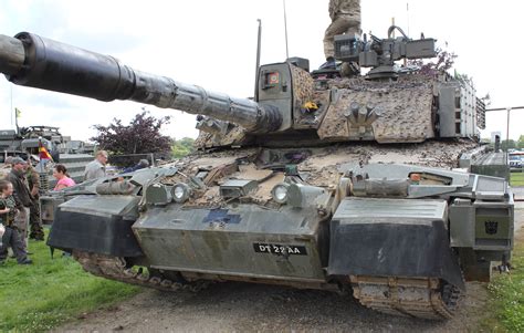 Challenger 2