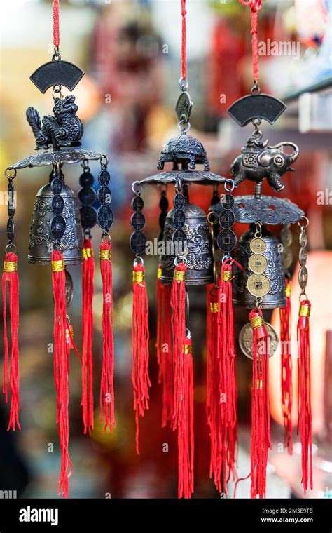 Souvenir vendors in Chinatown II