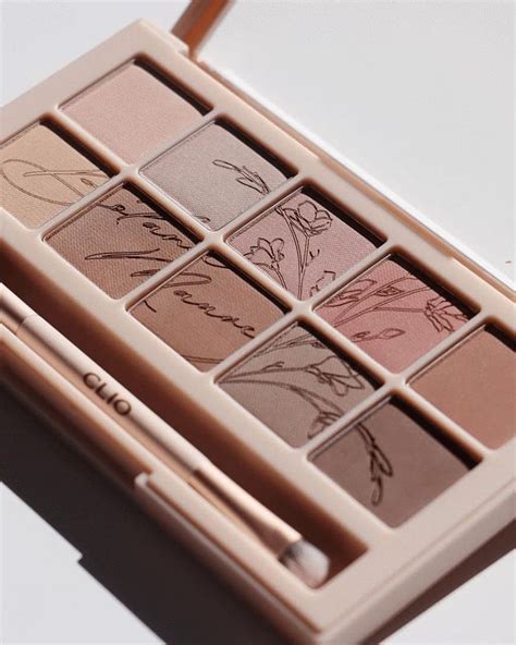 Clio Eyeshadow Palette