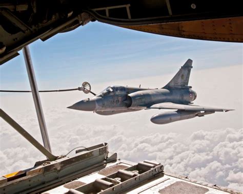 Dassault Mirage 2000 Refueling