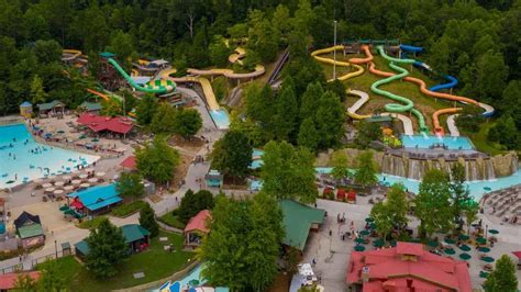 Dollywood Splash Country