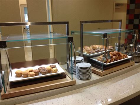 Embassy Suites by Hilton Newark Breakfast