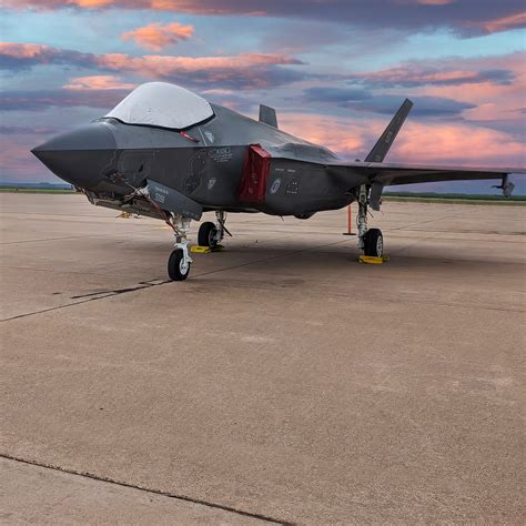 F-35 Canopy Design and Functionality