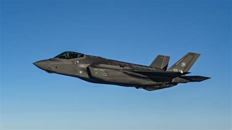 F-35 Fat Amy Image 4