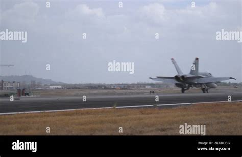 F/A-18 Hornet arresting