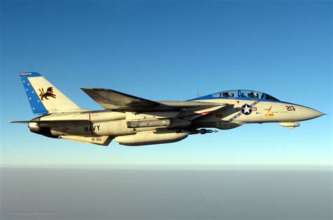 F-14 Tomcat in maintenance