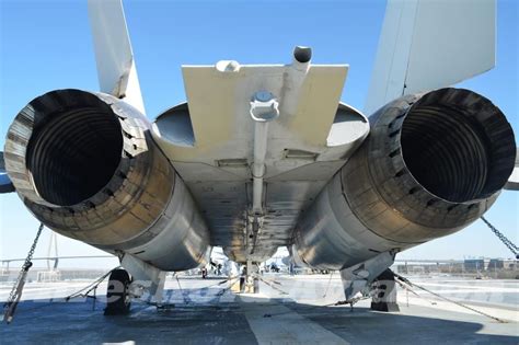 F14 Tomcat Engine