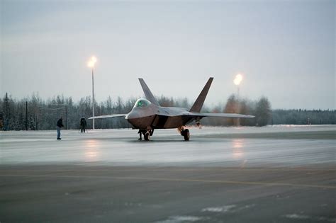 F-22 base in winter conditions