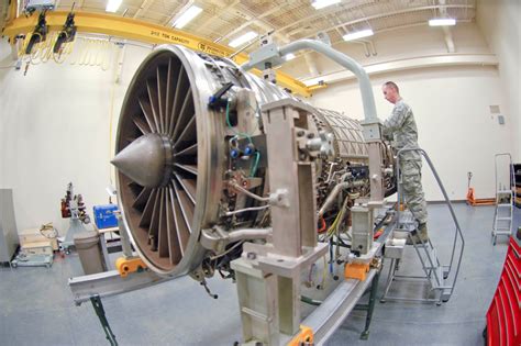 F-22 Raptor's engine maintenance