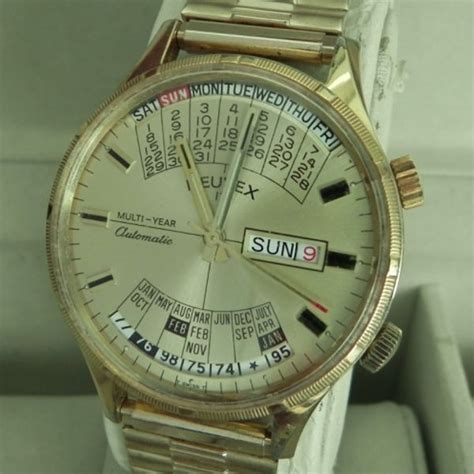 Features of Neuvex Triple Date Calendar Watch