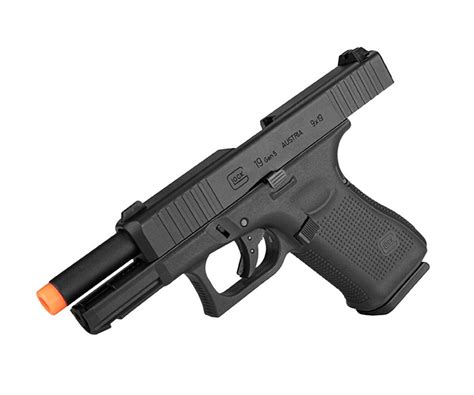 Glock pistol features