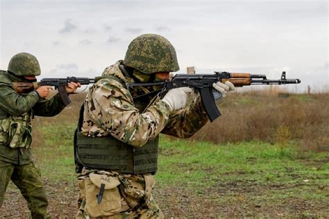 Greaser Guns in Ukraine's Military Equipment Maintenance