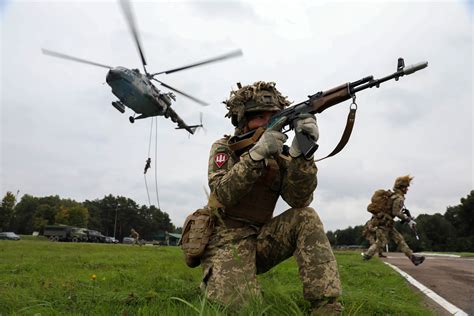 Greaser Guns in Ukraine's Military Training Exercises