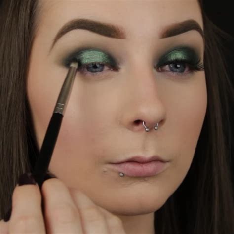 Green Eyeshadow Look 1