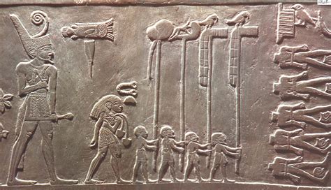 Hierarchical Scale on the Narmer Palette