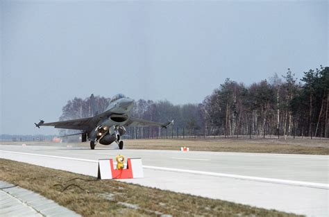 J-16 Landing