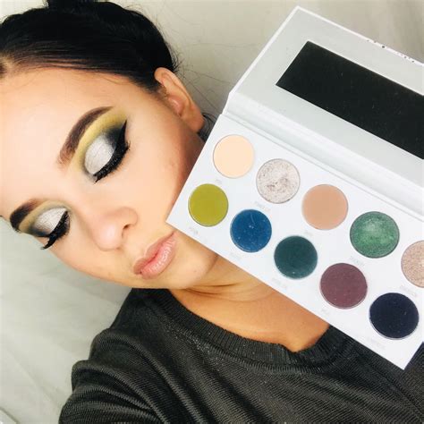 Jaclyn Eyeshadow Palette Look 4