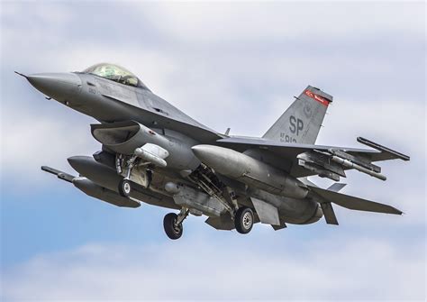 F-16 Fighting Falcon in flight