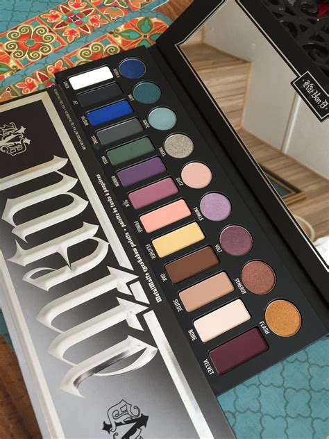 Kat Von D Makeup Palette in Shade + Light