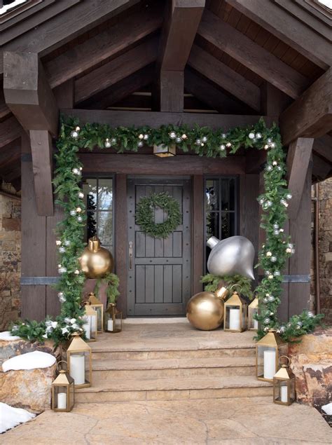 Kendra Scott Holiday Decor