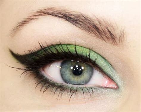 Makeup Tips for Green Eyes