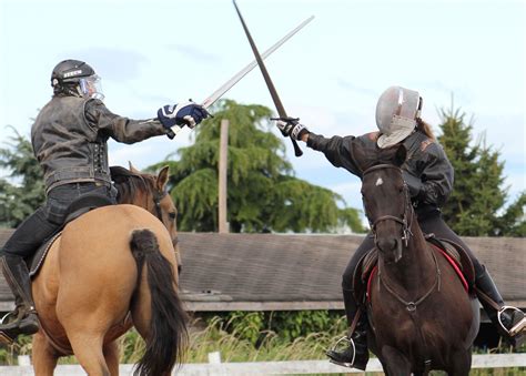 A group of players discussing mounted combat strategies online