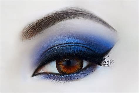 A navy blue eyeshadow shade