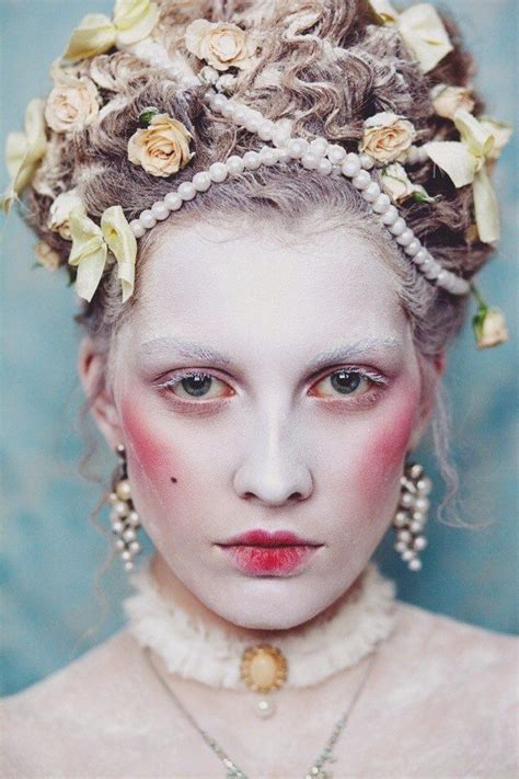 Renaissance Style Makeup