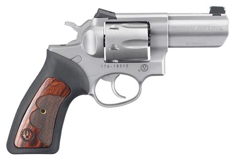 Ruger GP100 with full-size design