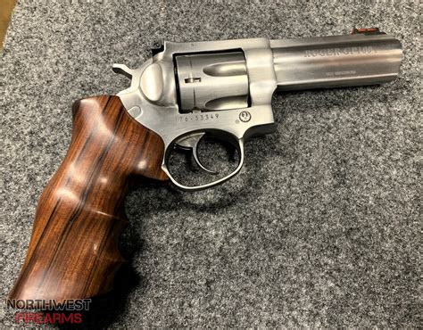 Ruger GP100 with stainless steel cylinder