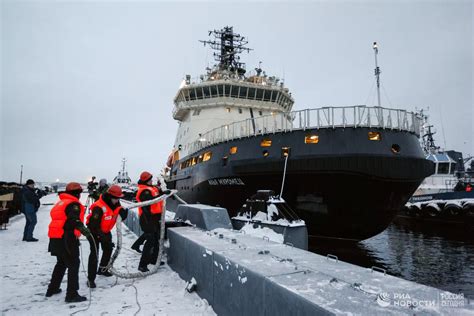 Russian Northern Fleet icebreaker operations