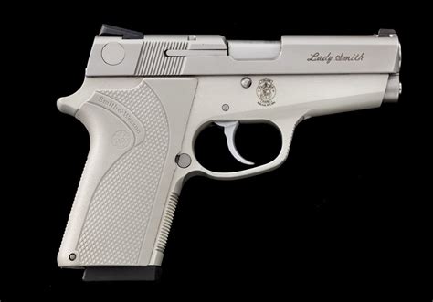 S&W 3913 Pistol Full Size