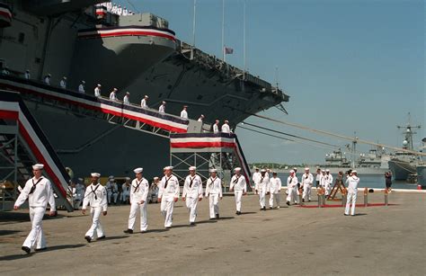 Saratoga CV-60 Crew