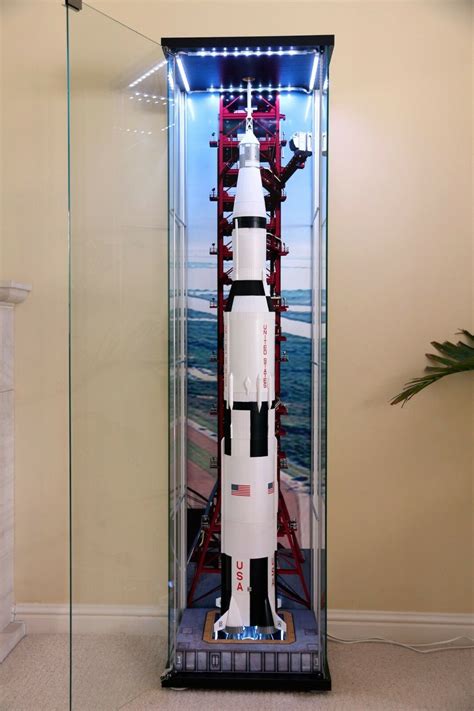 Saturn V Model Rocket Image 4