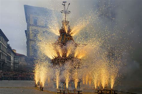 Scoppio del Carro festival