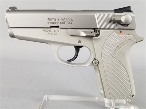 Smith & Wesson 3913 Image 10