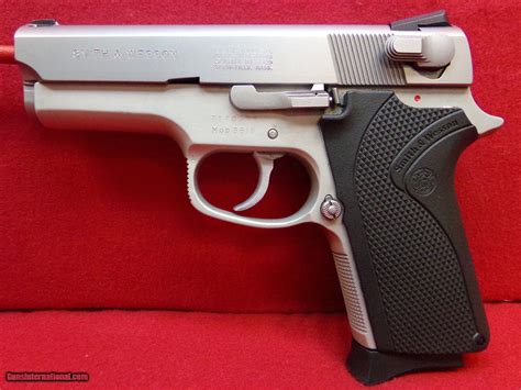 Smith & Wesson 3913 Image 8