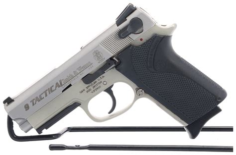 Smith & Wesson 3913 Image 9